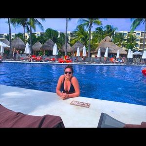 Meet your Posher, Celine